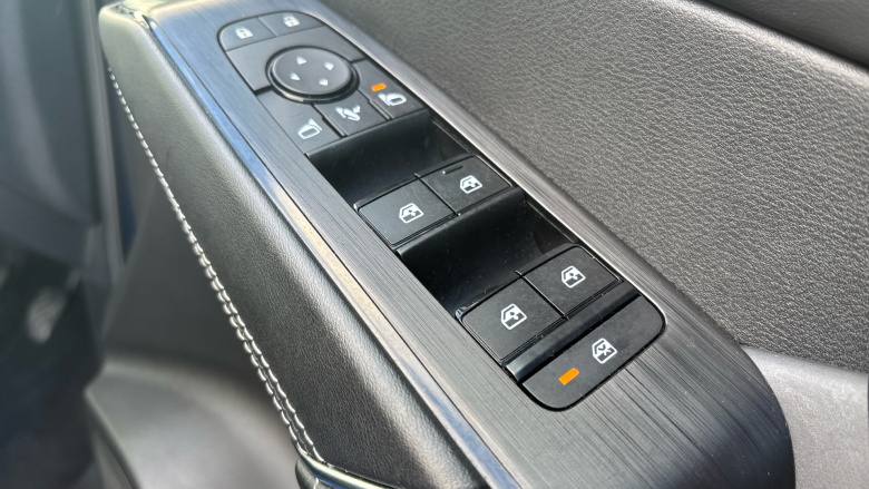 Nissan Qashqai 1.3 DiG-T MH N-Connecta 5dr Petrol Hatchback